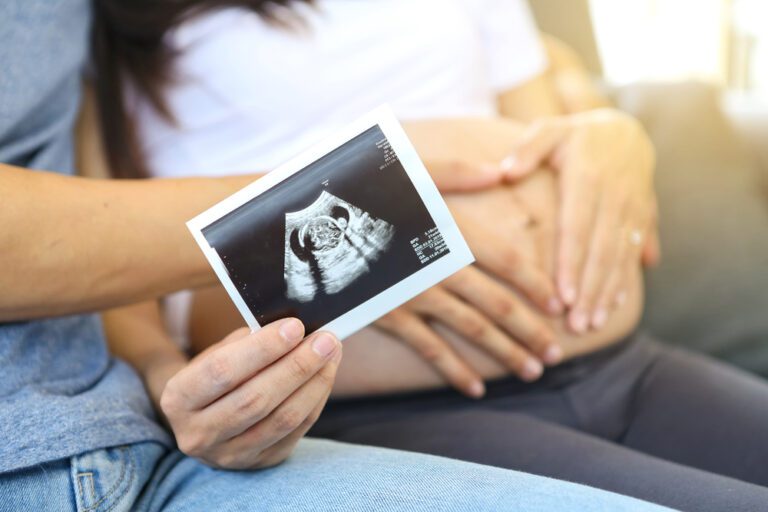 ultrasound and woman needed prenatal care